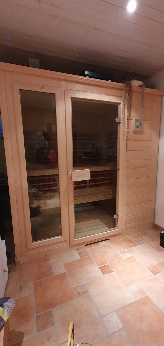 Sauna & Accessori: Wärmekabine Infrarot/ Sauna – Usato da Wittinsburg venduto da Rogeri