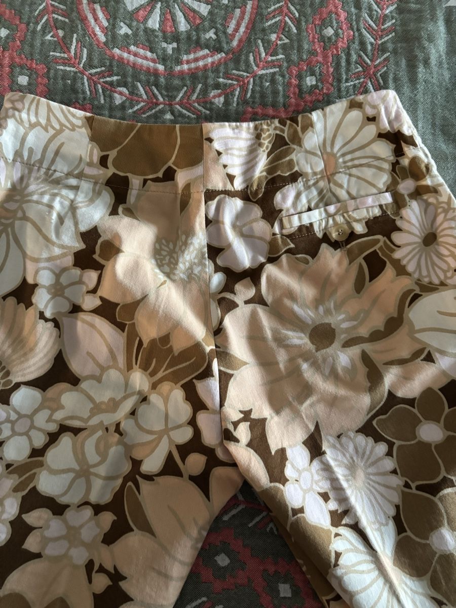 Windsor Hosen: Windsor Stoffhose Blumenmuster Gr. 38 beige braun – Gebraucht aus Salenstein von Silly...0 9