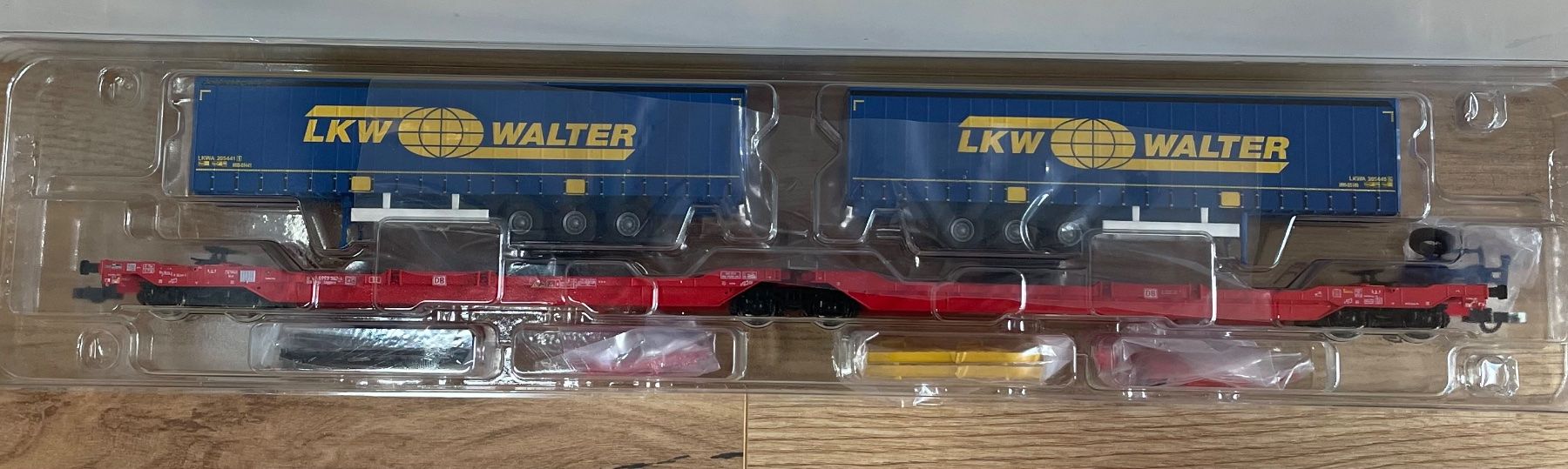 Roco Modellini di ferrovie: Roco 77385.B LKW Walter Doppeltragewagen DB – Nuovo (secondo la descrizione) da Blumenstein venduto da Ritschi