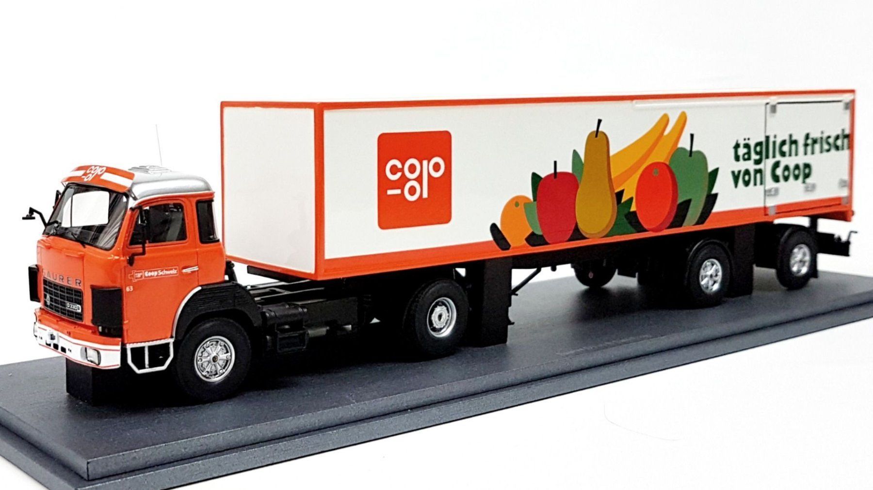 Kit di modellismo & Modellini statici: 1:43 Saurer D290B Frontlenker Sattelzug "Coop" – Nuovo e nell'imballaggio originale da Affoltern am Albis venduto da Modellshop-8910