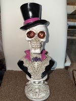 Halloween Deko: Skelett mit Licht in den Augen