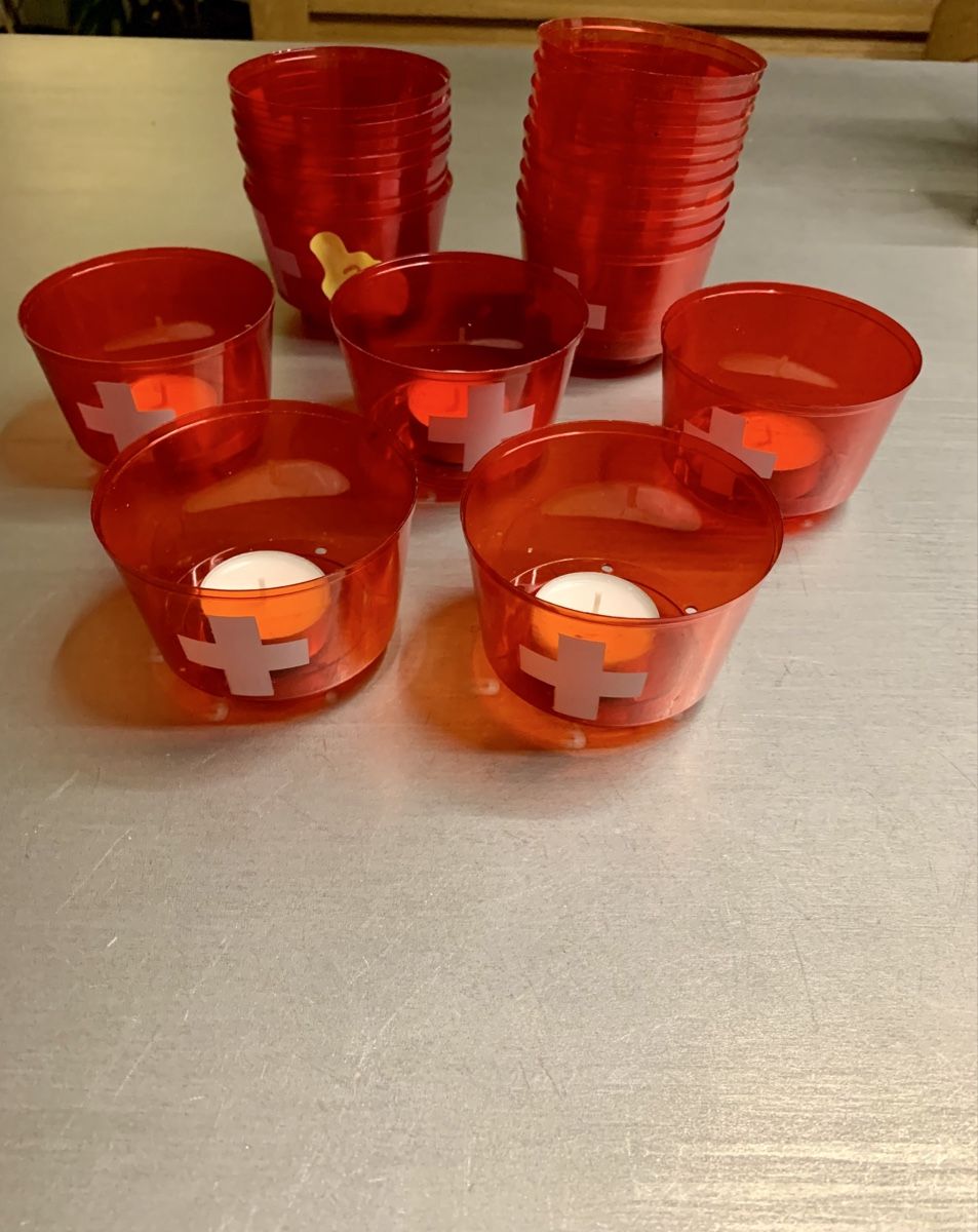 Kerzenständer: Windlichter Teelichthalter rot Schweizerkreuz 6er Set – Gebraucht aus Reinach BL von SchnaeppchenScout