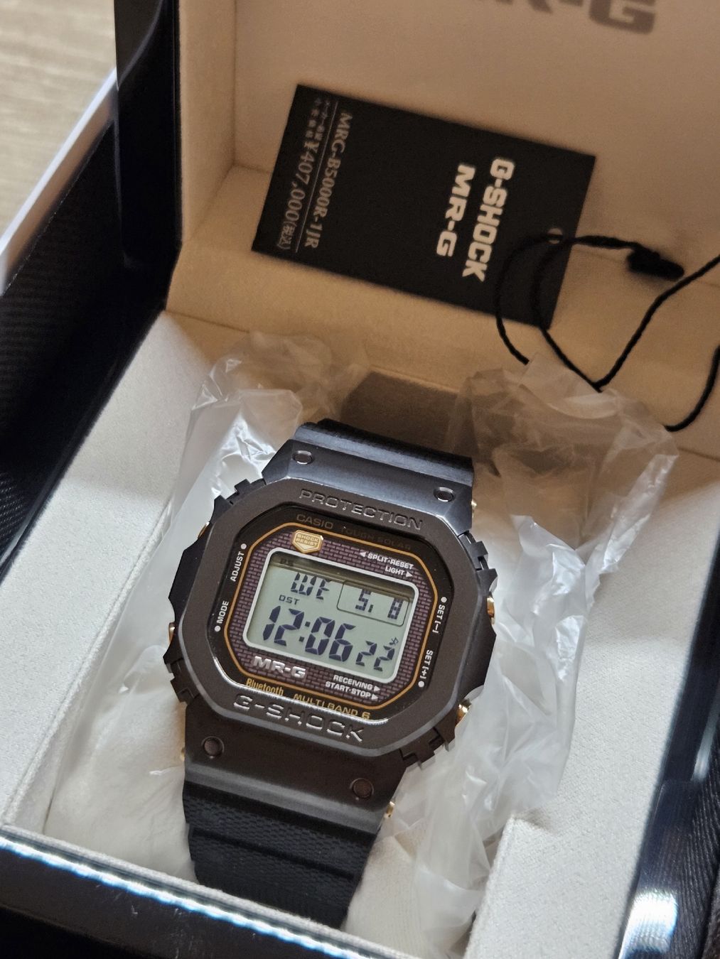 Casio Uhren: Casio MRG-B5000R-1DR + garantie – Neu (gemäss Beschreibung) aus Vevey von Photech