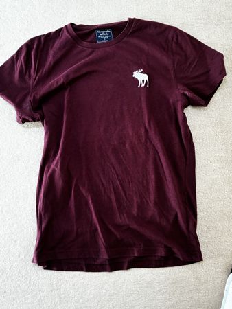 T-Shirt Abercrombie & Fitch burgundy size S used