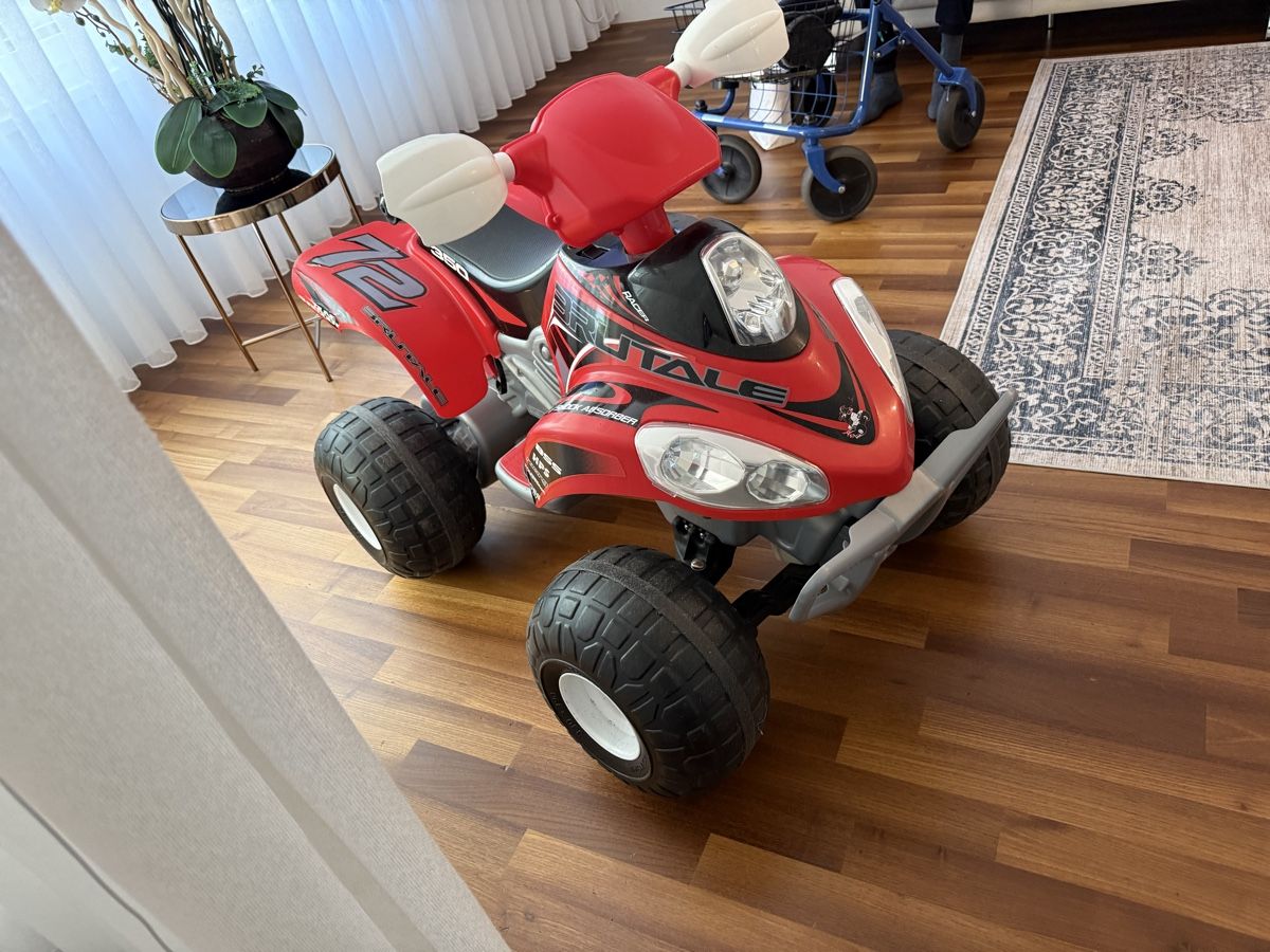 Fahrzeuge für Kinder: 2 x kinder auto – Gebraucht aus Zürich von pz1968 1