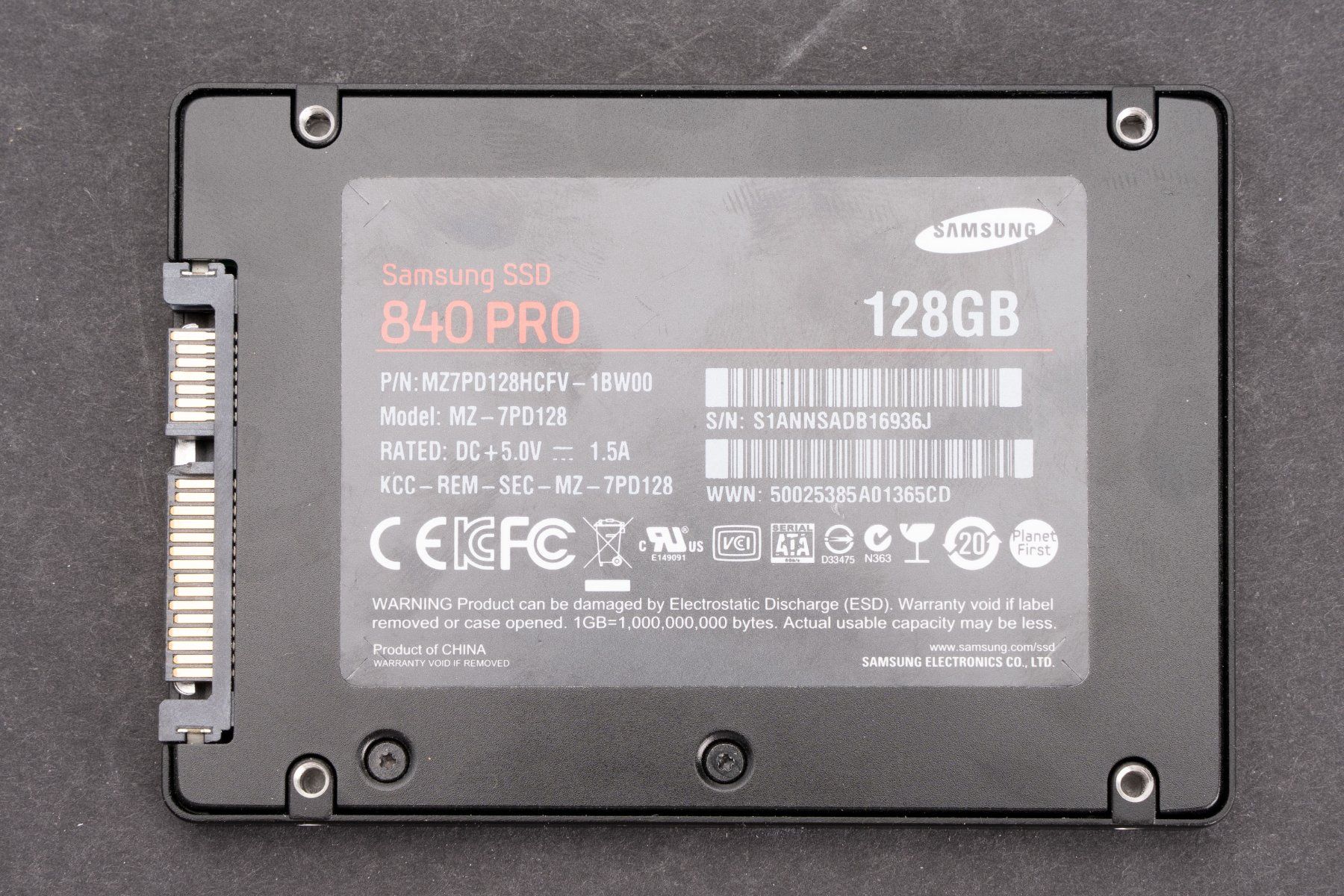 Samsung Dischi rigidi: Samsung SSD 840 PRO | SATA | 128 GB – Usato da Dietlikon venduto da phi_j5l6 1