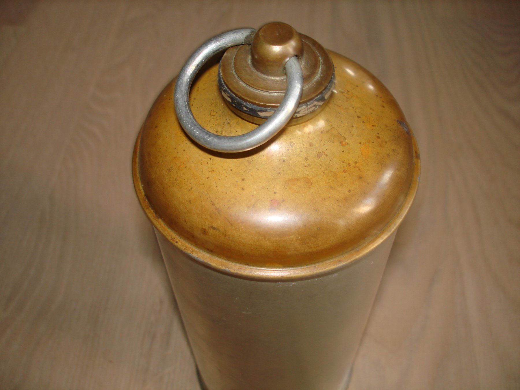 Sonstige antike Technik & Geräte: Bettflasche mit Messingdeckel und Ring gebraucht – Gebraucht aus Gossau ZH von Crfurrer 1