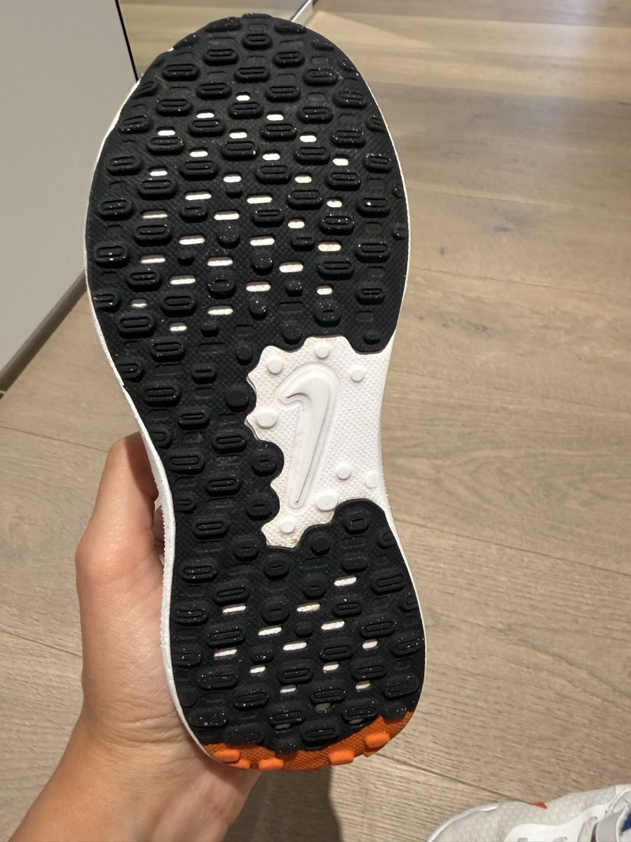 Nike Schuhe für Jungen: Nike Kinder Turnschuhe Grösse 31 – Gebraucht aus Brüttisellen von dan_t2tq 2