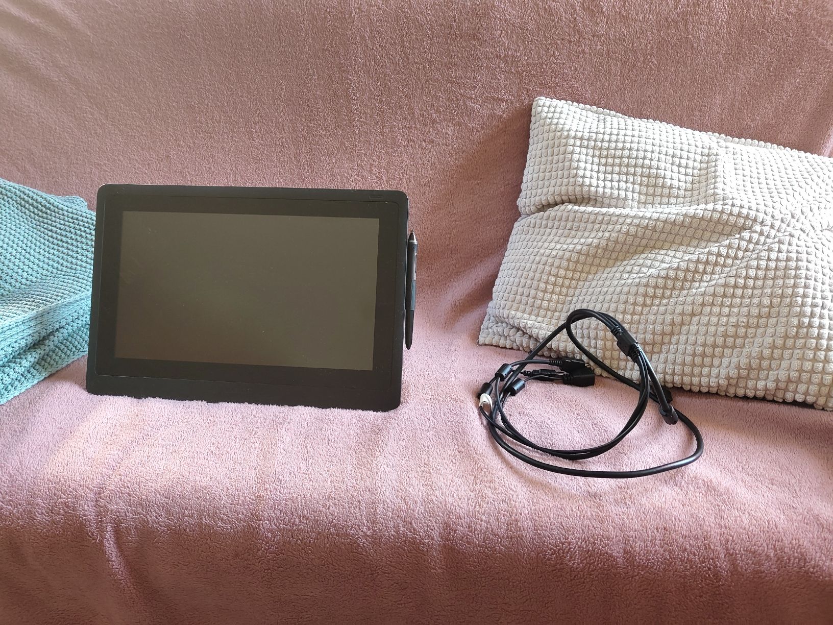 tablette wacom cintiq 16 avec écran et pied (Gebraucht) in Massongex ...