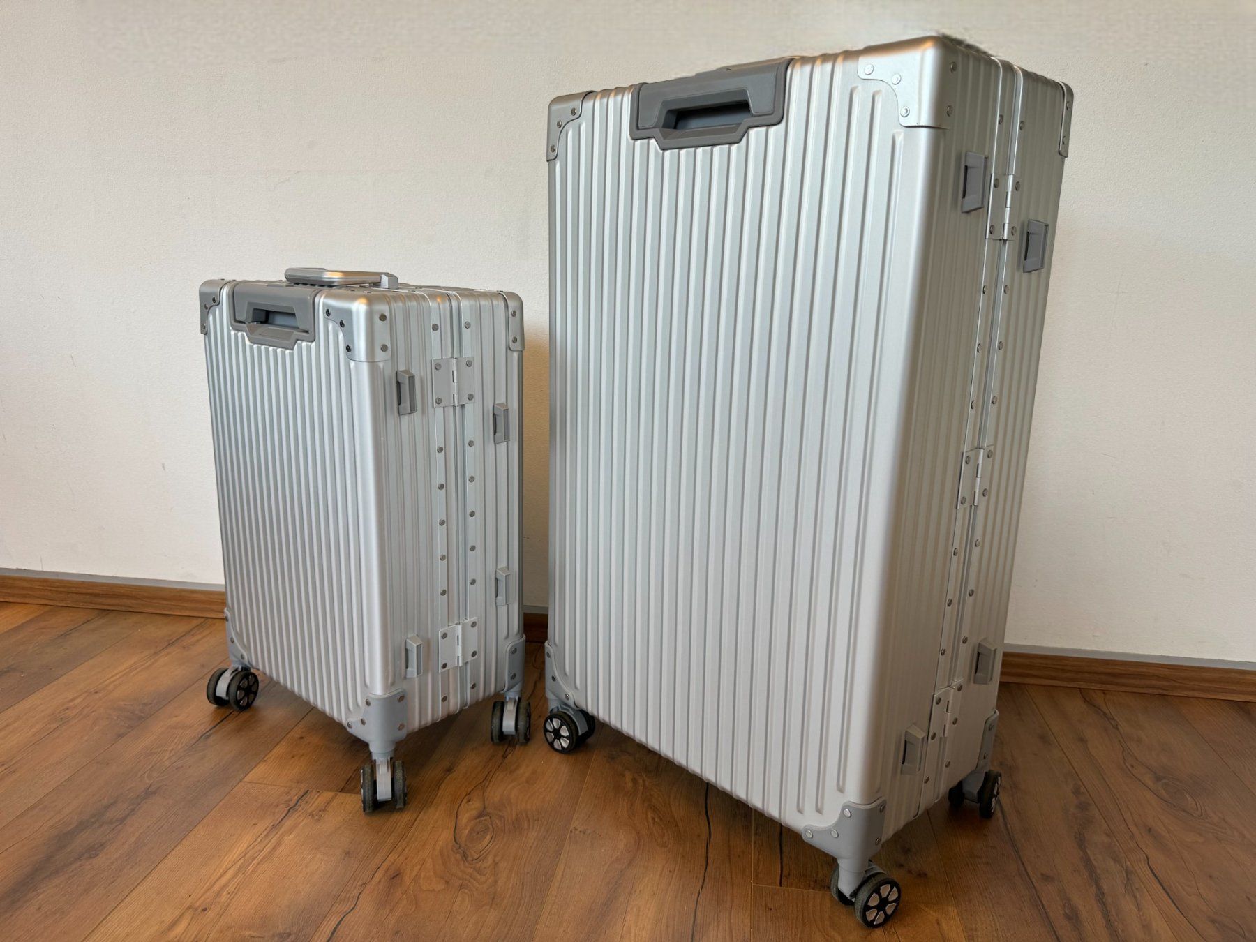 Valigie: 2 teiliges Aluminium Koffer BUNDLE SET gateBAG in SILBER NEU – Nuovo e nell'imballaggio originale da Bergdietikon venduto da shopAgent 4