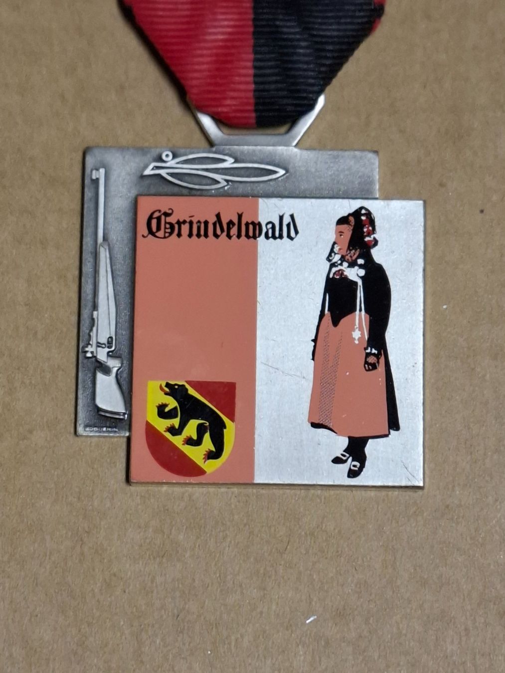 Medaglie: Bern Trachten Grindelwald (D288) – Usato da Schwanden GL venduto da Suvorov