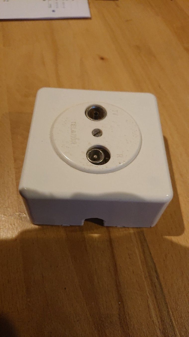 Stecker: Fernsehsteckdose – Gebraucht aus Gelterkinden von martinom 1