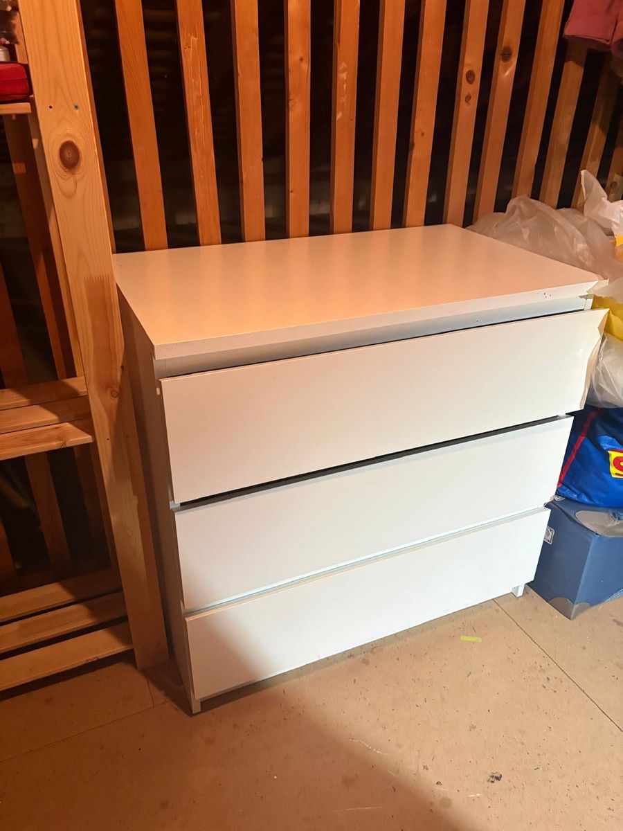 Cassettiere: White dresser 3 drawers used condition – Usato da Zürich venduto da oosterparker