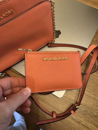 Michael Kors Saffiano Crossbody Tasche + Cardholder Coral