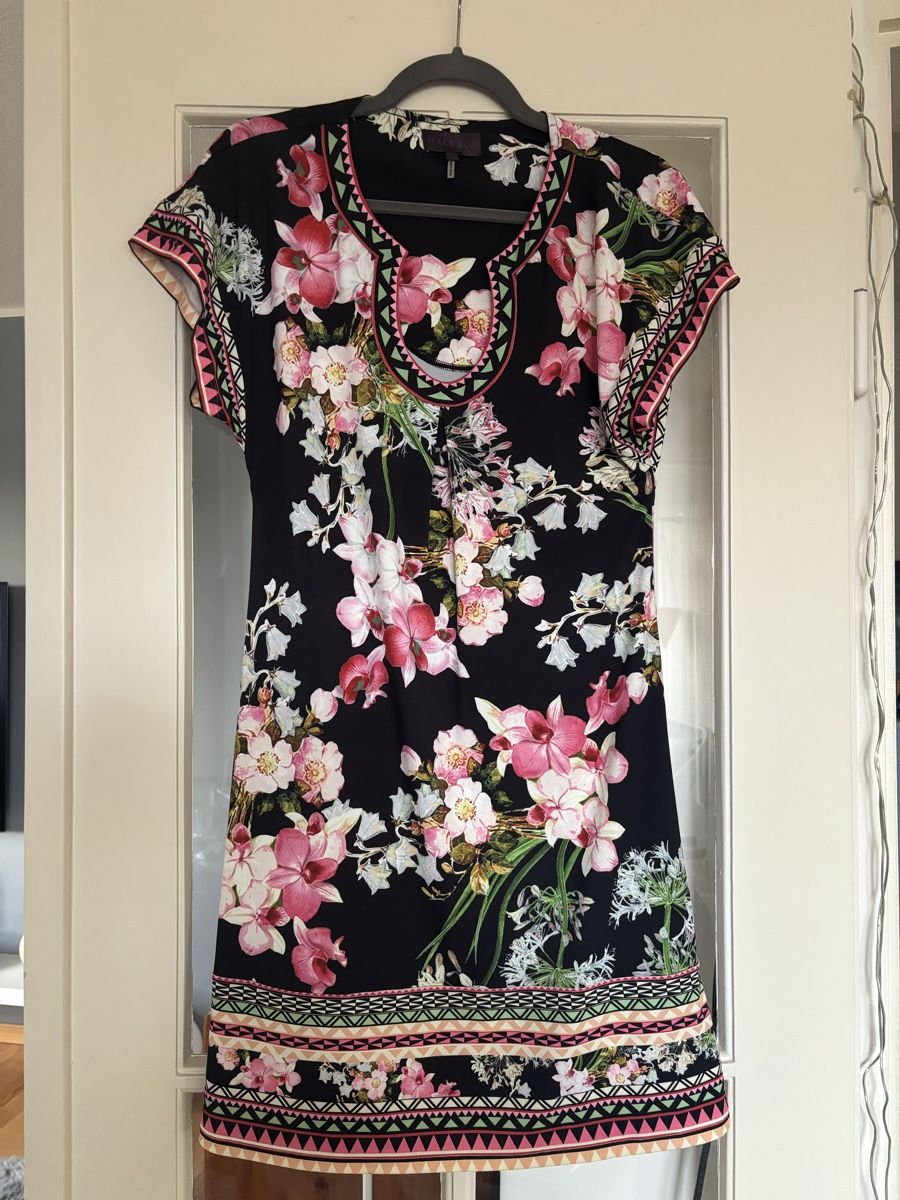 Vestiti: Sommerkleid – Nuovo (secondo la descrizione) da Zürich venduto da luc_hx6g