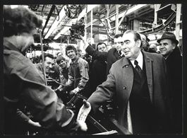 Fotografie Leonid Breschnew schüttelt e