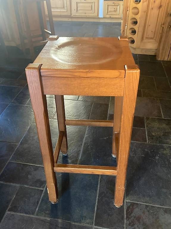 Sgabelli: 6 tabourets de bar. – Usato da Albeuve venduto da Chricho