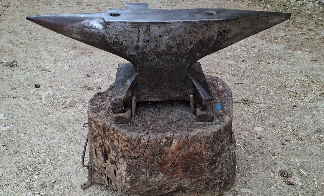 Outils anciens: Enclume 218kg – D'occasion à Le Locle par Emalac 1