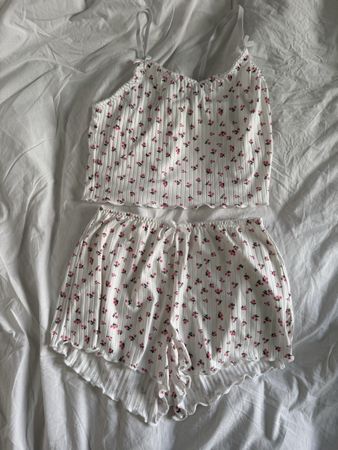 Floral Summer Pajama Set - NEW - Comfortable & Cute!