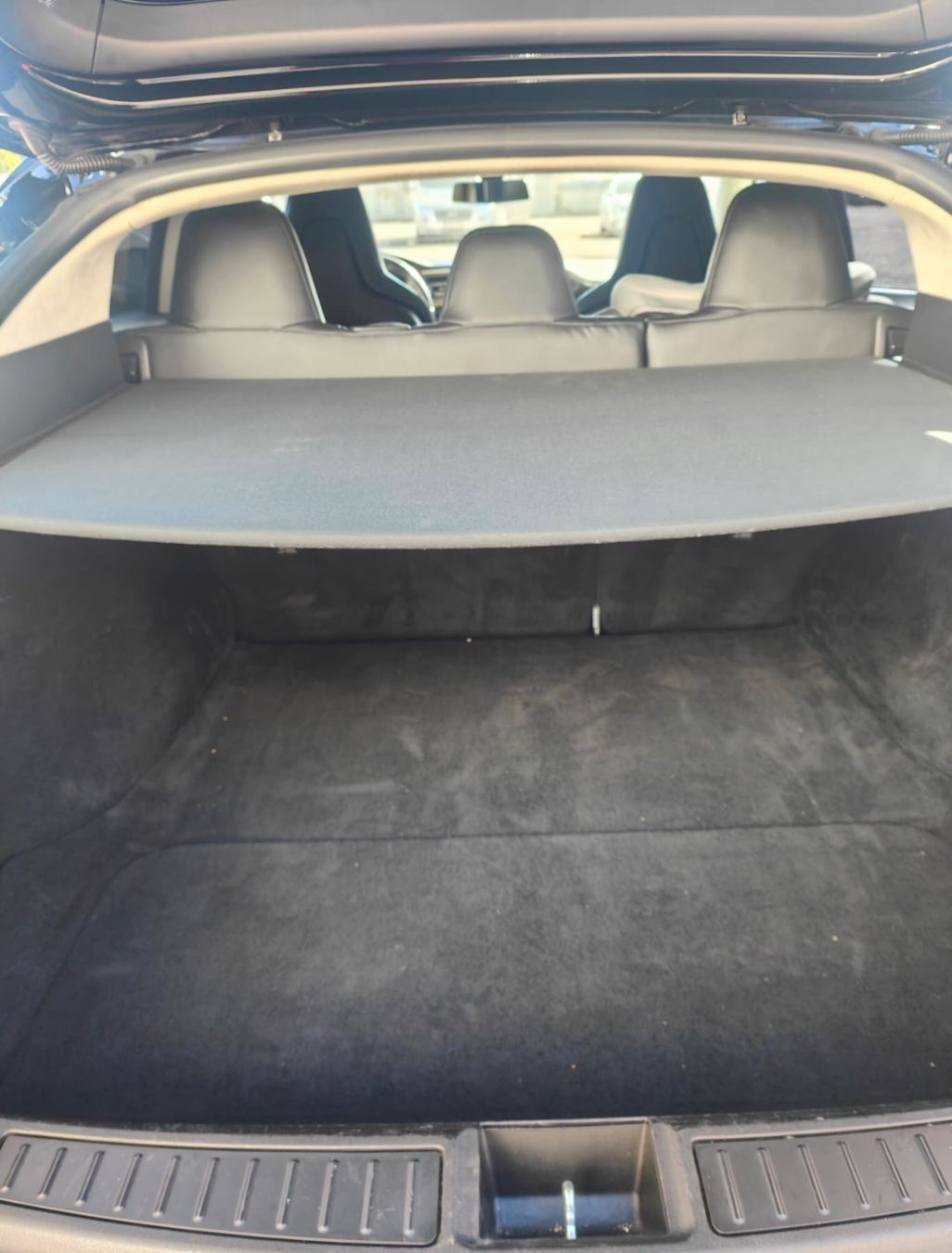 Tesla Automobili: Tesla Model S 85D FREE SUPERCHARGER – Usato da Zürich venduto da ZH77 8
