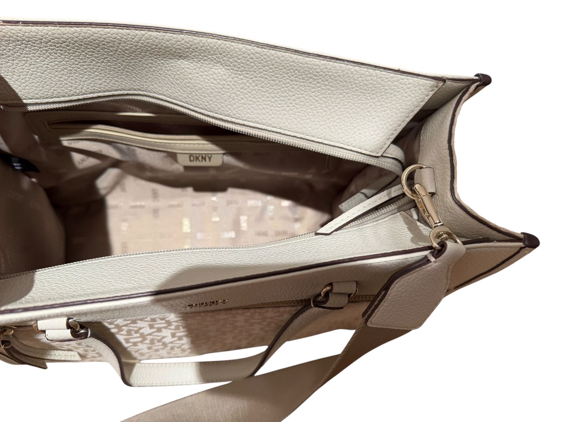 DKNY Borse da donna: DKNY TASCHE SHOPPER MONOGRAM HINGUCKER SCHÖN LEICHT – Usato da LUZERN venduto da modeundlifestyle 5