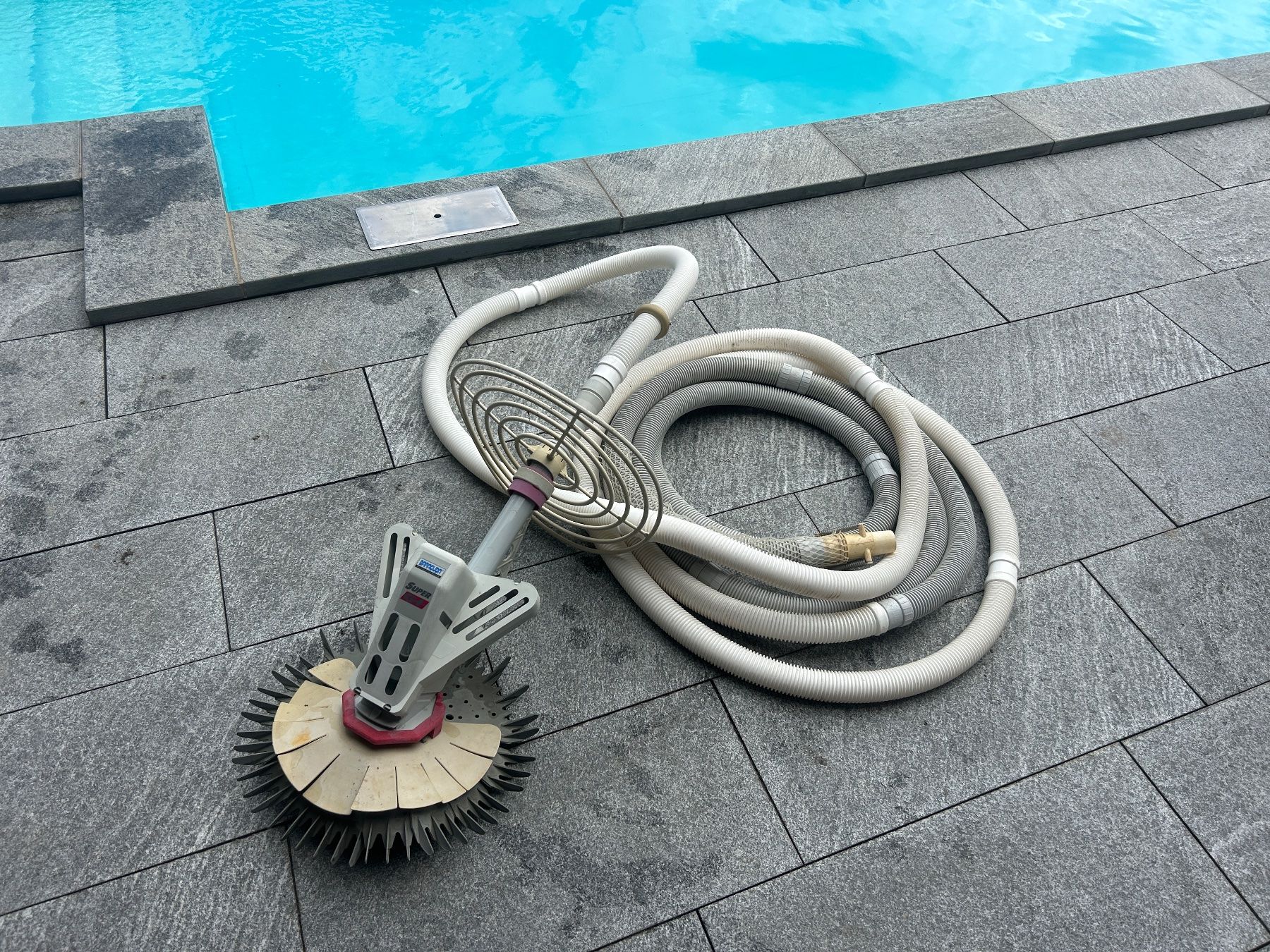 Piscine: Pool- Bodensauger Baracuda Super G+ – Usato da Udligenswil venduto da Wne