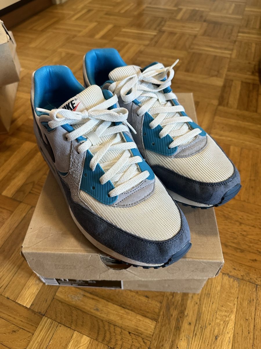 Chaussures hommes: Nike Air Max Light Easter Pack US11 – D'occasion à Zürich par admiraljh 1