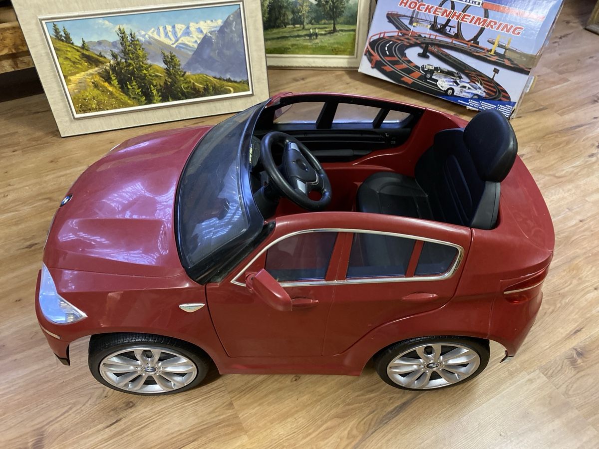 BMW Veicoli per bambini: Kinder Elektroauto BMW X6 Rot – Usato da sursee venduto da trilli-tralli 2