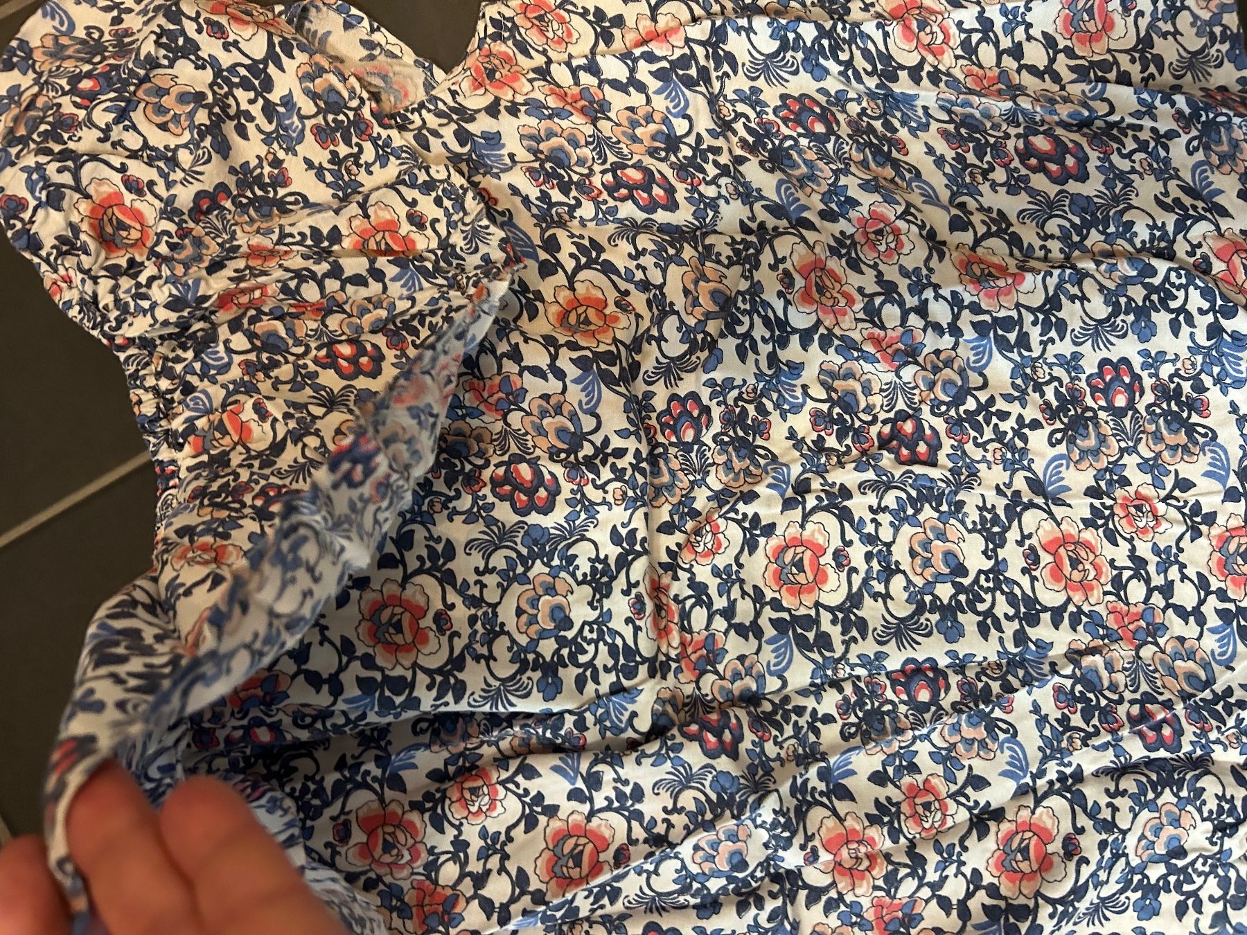Blusen, T-Shirts & Tops: Blouse à volant / T. 176 - 16 ans – Gebraucht aus Daillens von guisepa 6