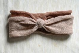Warme Strick-Haarband mit Schleife