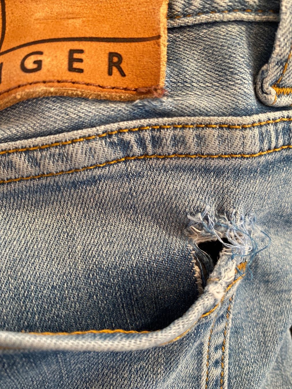 Tommy Hilfiger Hosen: Tommy Hilfiger Hose Gr. 30/32 – Gebraucht aus Heiden von fam_797q 2