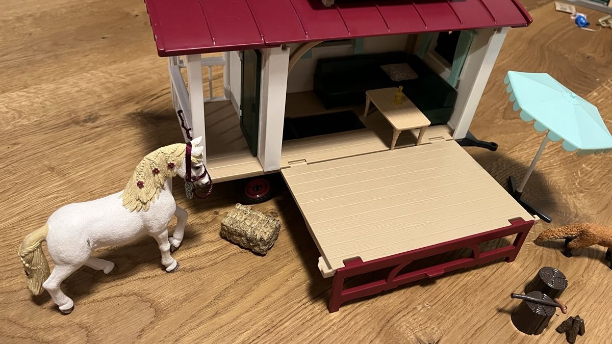 Schleich Jouets: Schleich Wohnwagen – D'occasion à Stans par Baba2011 2