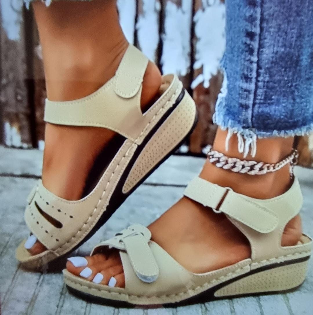 Scarpe da donna: sandales T40 – Nuovo (secondo la descrizione) da Tolochenaz venduto da nieeva