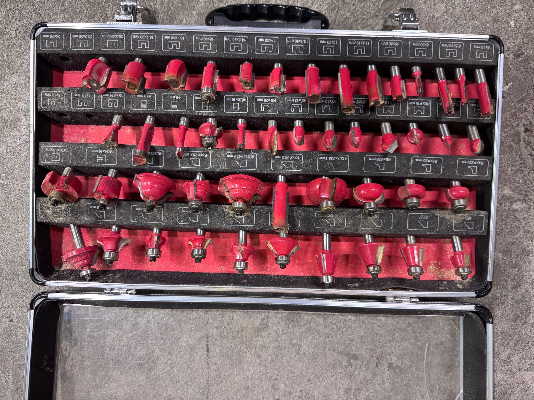Tutte le macchine: DeWalt D26204 Oberfräse – Usato da Steckborn venduto da danweid 2