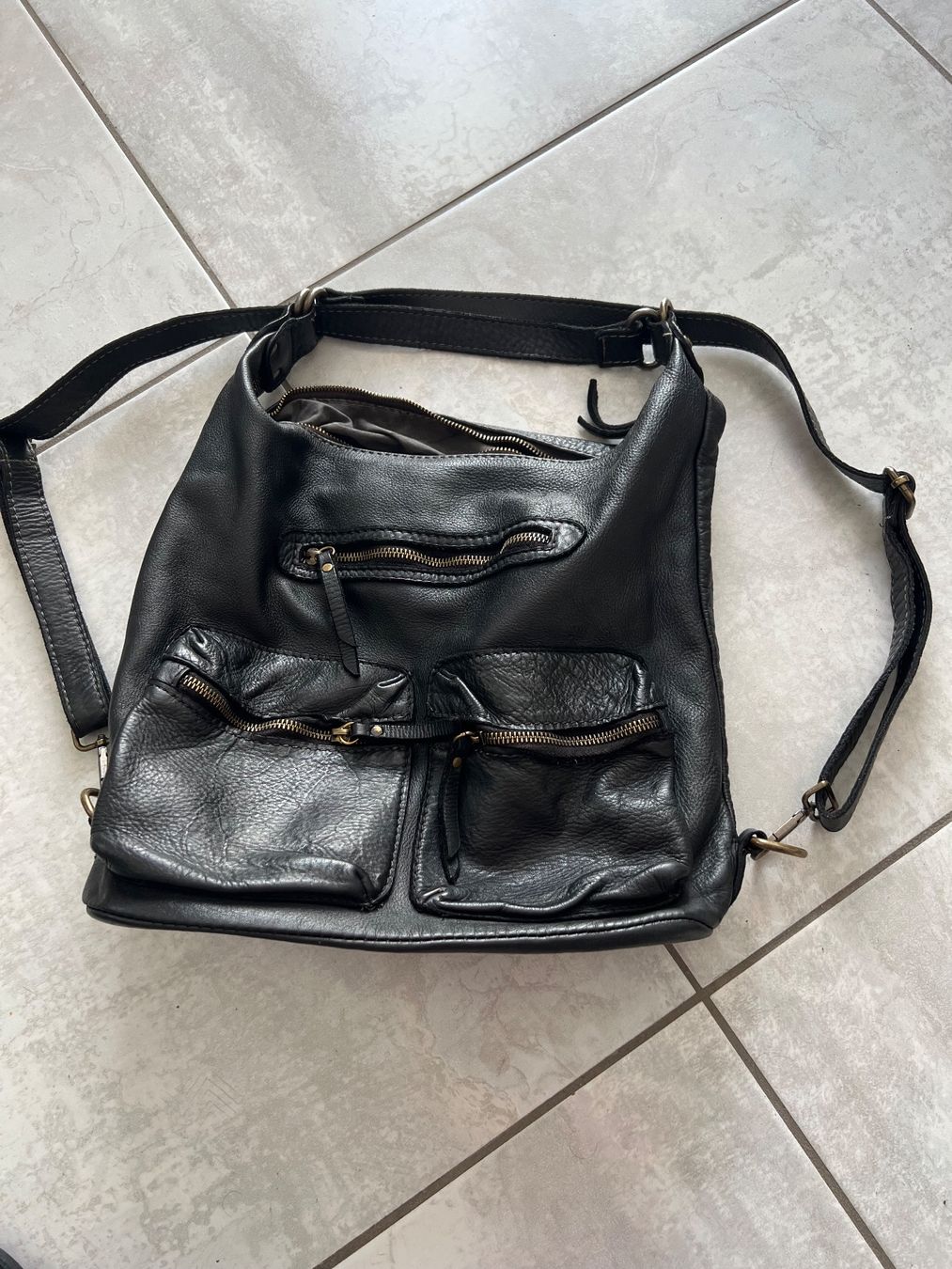 Zaini: Leder Tasche und oder Rucksack Schwarz – Usato da Schmerikon venduto da Speedy053 1