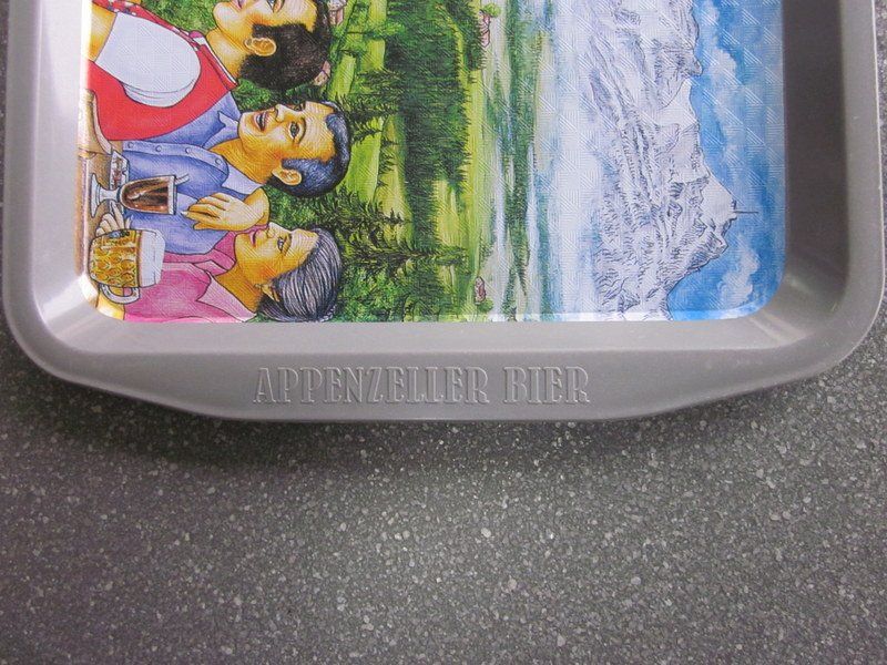 Piatti di portata: Serviertablett "Appenzeller Bier" mit Appenzeller-Motiv – Usato da Bischofszell venduto da Pfau0 6