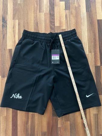 Nike Shorts Schwarz Grösse 2XL Neu mit Etikett
