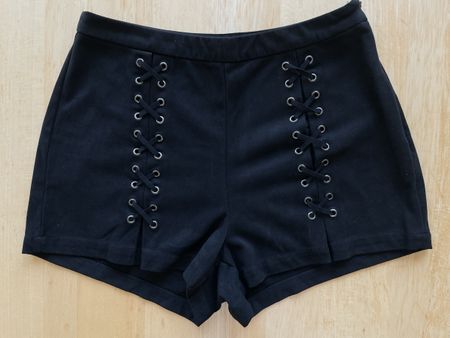 Short OVS noir avec laçage, taille 36 état neuf
