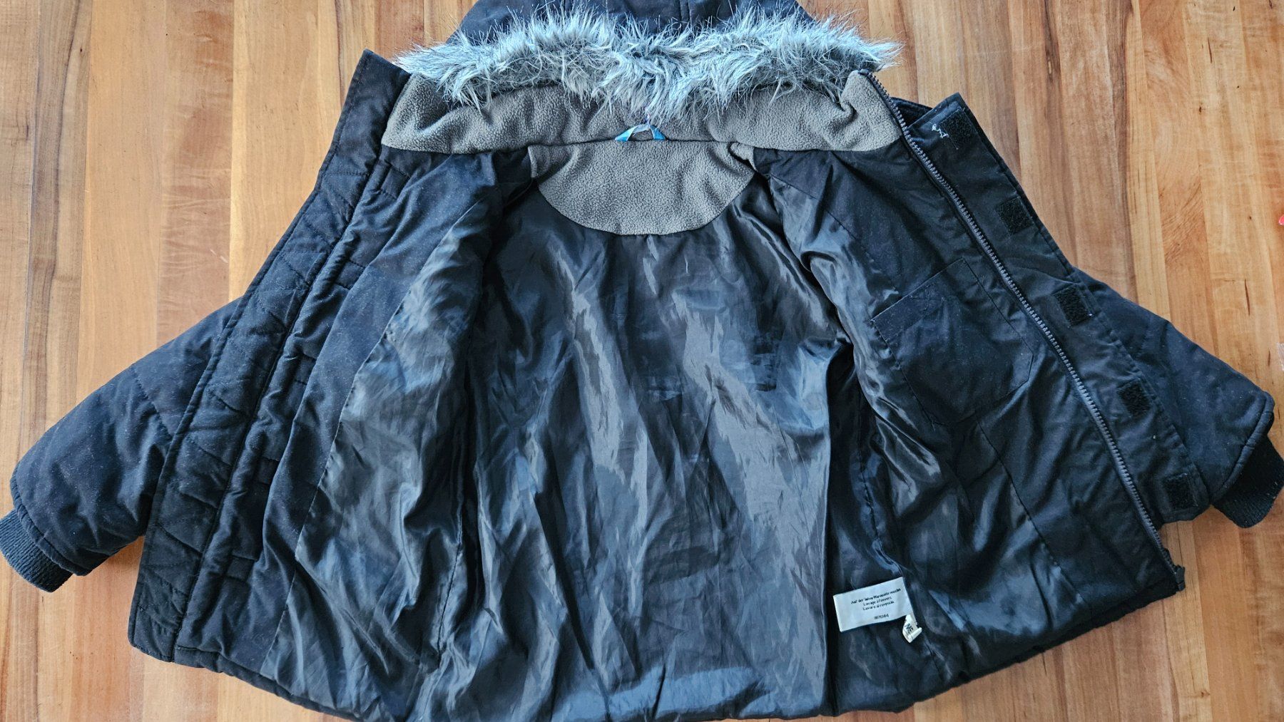 Vestes & Manteaux: Knabenjacke mit Kapuze – D'occasion à Sachseln par Cadfael1 3