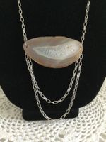Collier avec pierre semi-précieuse Agate beige 7x3,5cm, NEUF