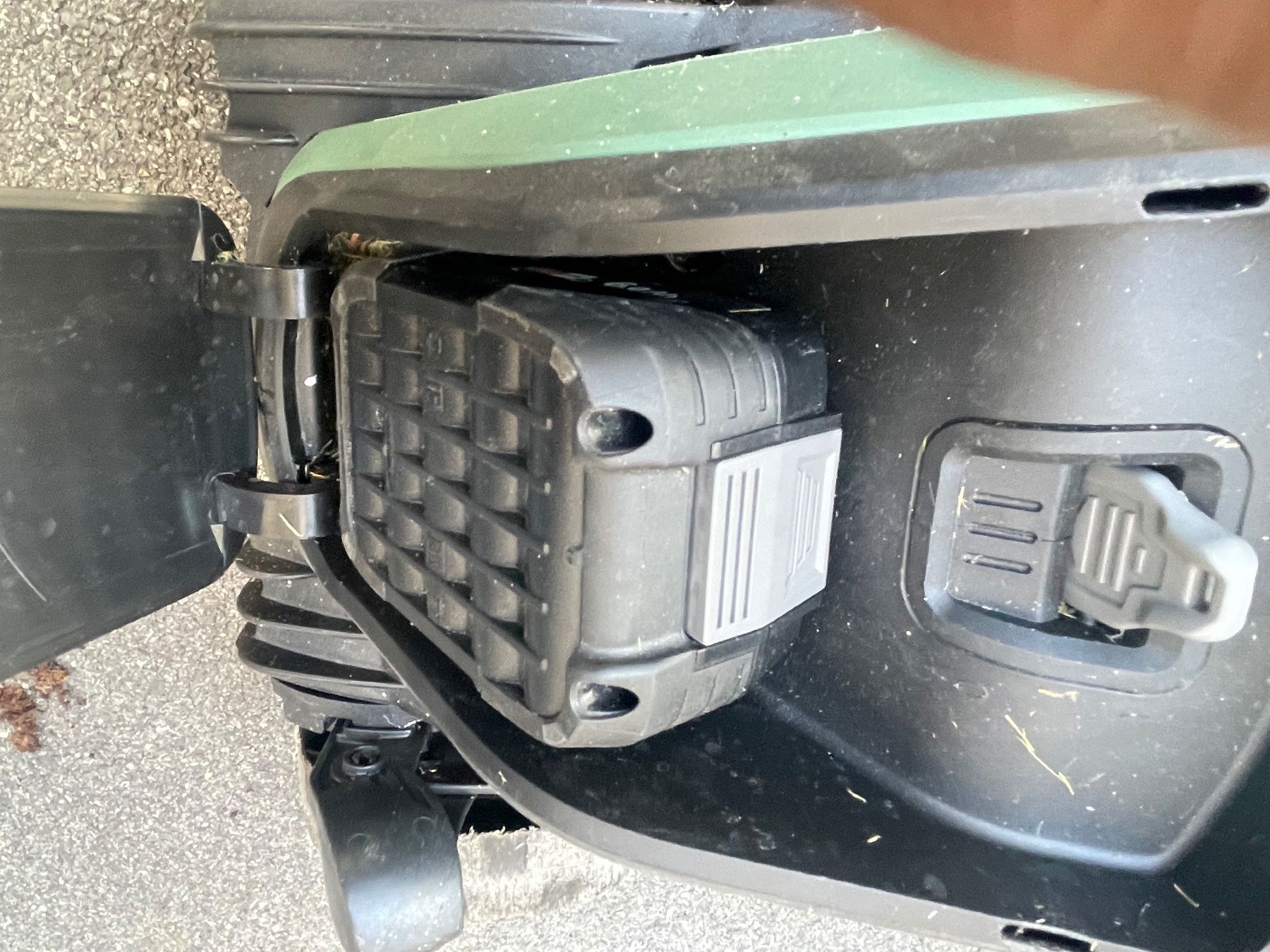 Bosch Tagliaerba: Rasenmäher Bosch 18  Volt – Usato da Steinen venduto da Ancillotti 7