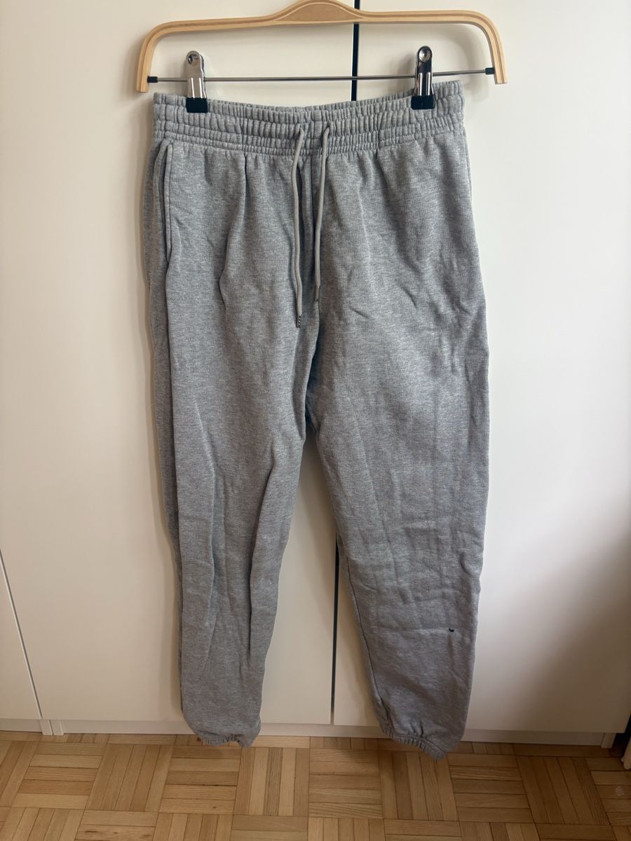 Uniqlo Hosen: Uniqlo trainerhose – Gebraucht aus Zürich von ritzo1 1