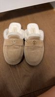 Louis Vuitton slippers beige size 38 with fur lining
