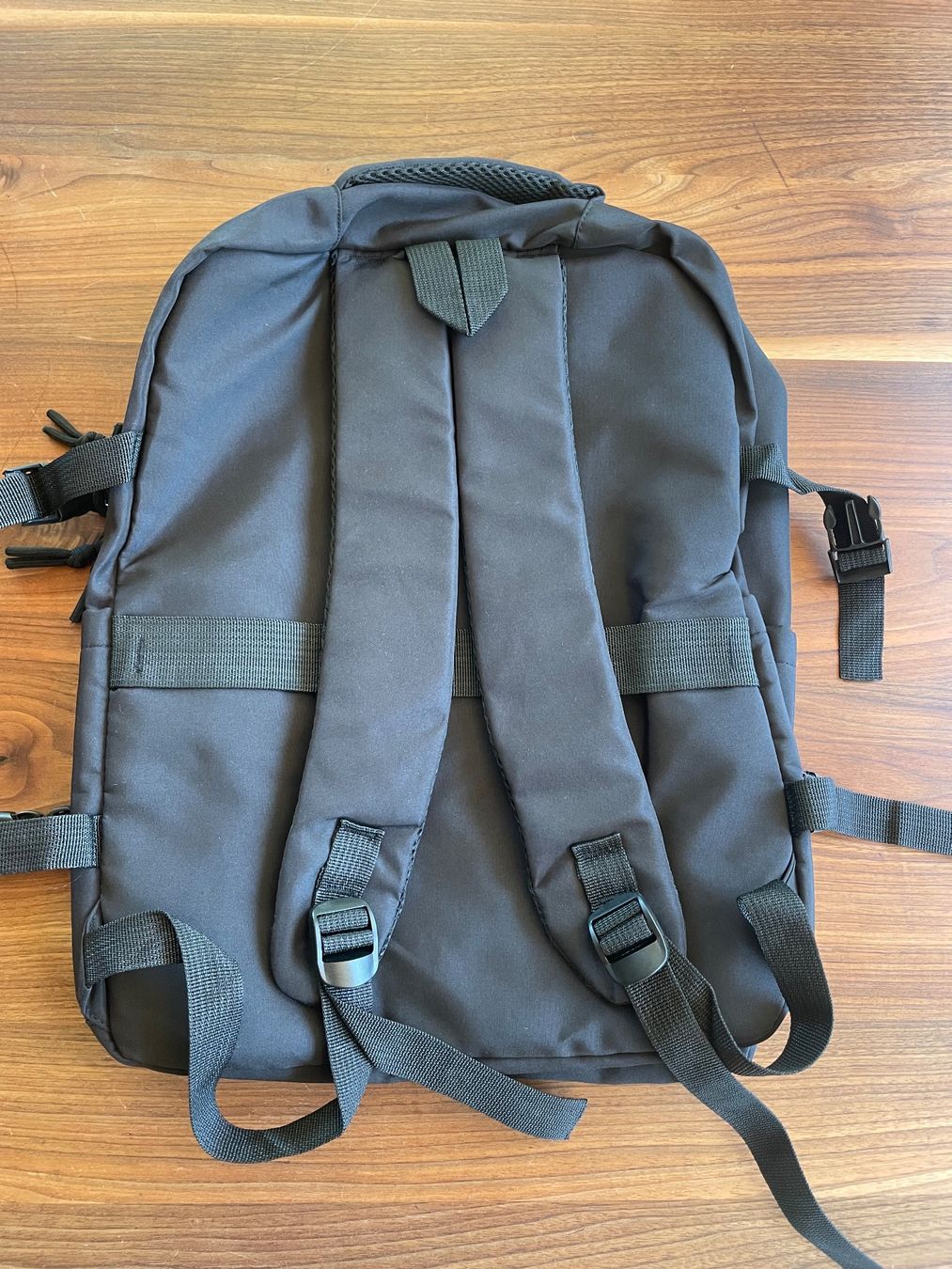 Zaini: Rucksack Easyjet Masse 45x36x20 – Usato da Hergiswil NW venduto da natejuke 1
