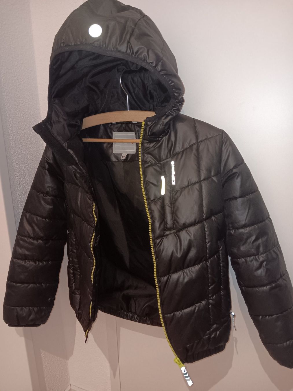 Giacche & Cappotti: Kinder Jacke, Gr. 128 – Nuovo (secondo la descrizione) da Gelterkinden venduto da ram_5vkp 1