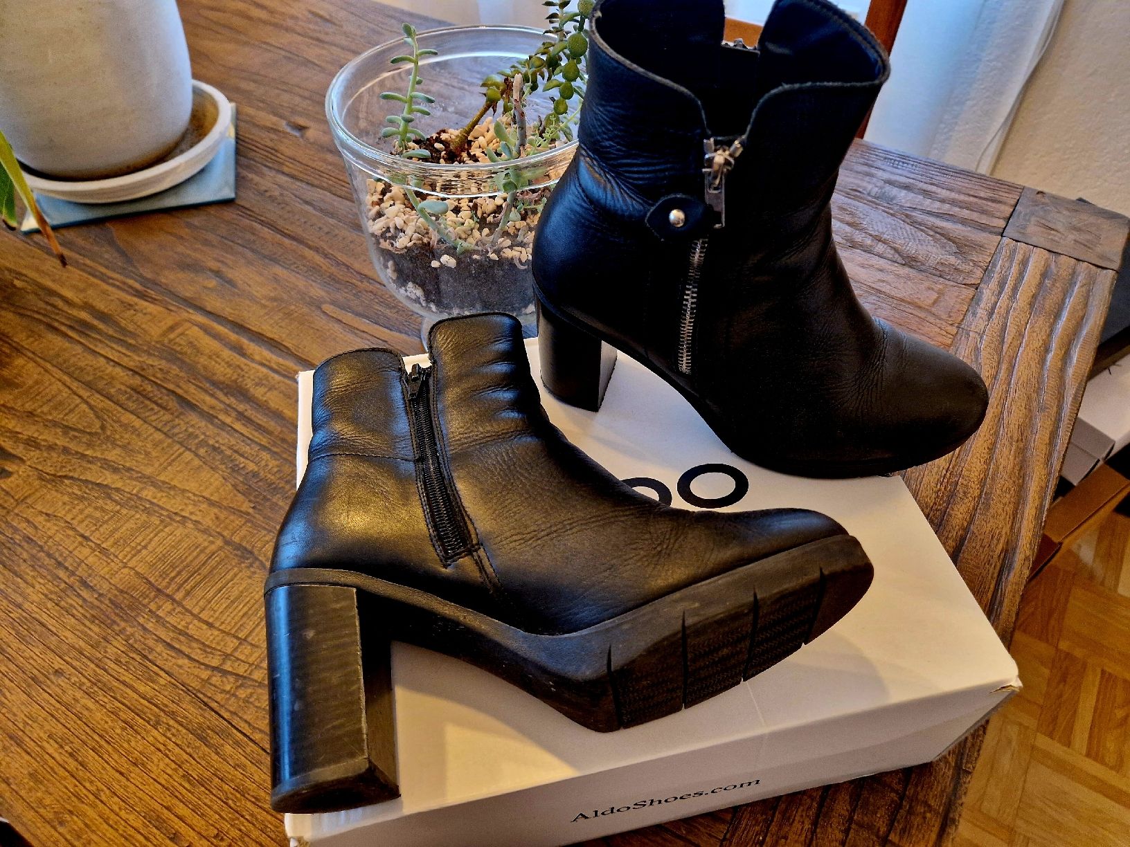 Aldo Chaussures femmes: Bottines noirs, marque Aldo, pointure 39, cuir – D'occasion à Monts-de-Corsier par neu_7qz7