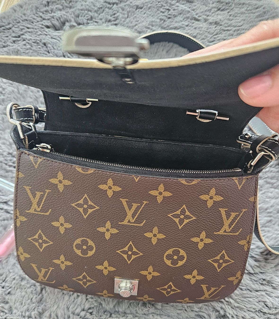 Louis Vuitton Taschen für Damen: Louis Vuitton Monogram Leder Damen Schwarz Braun – Gebraucht aus Salgesch von car_6sxt 5