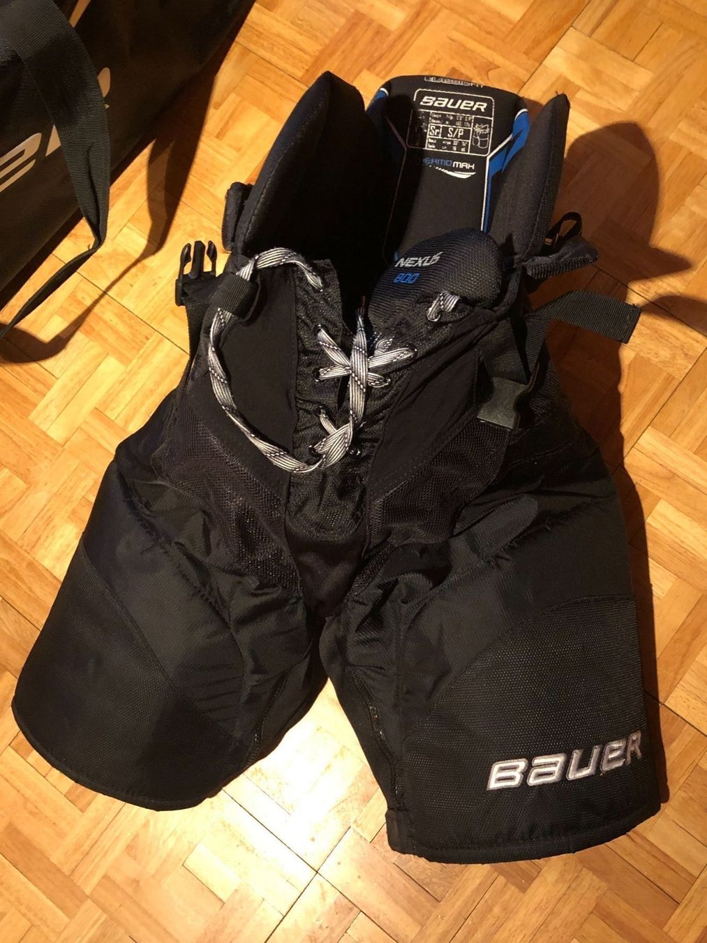 Bauer Protezioni & Imbottiture: Eishockey Ausrüstung – Usato da Arosa venduto da Paklica 1