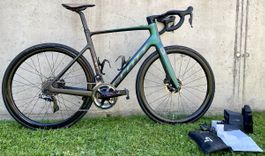SCOTT ADDICT eRIDE PREMIUM DURA-ACE Di2 X35+ Carbon Rennvelo