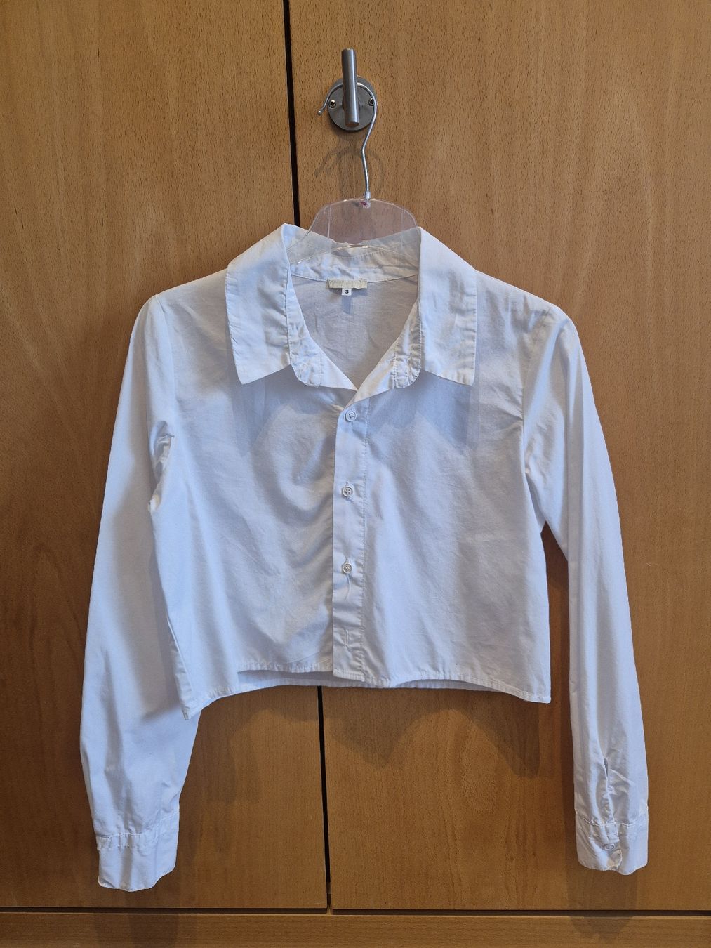 Brandy Melville Camicette: Weisses Croped Hemd, OneSize Brandy Melville – Usato da Eiken venduto da kaja.john